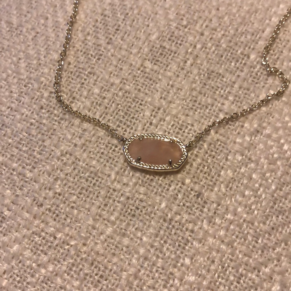 Kendra Scott necklace